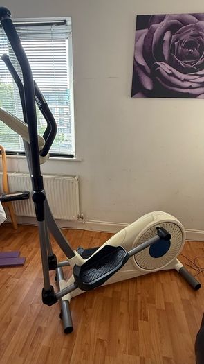Reebok cross trainer