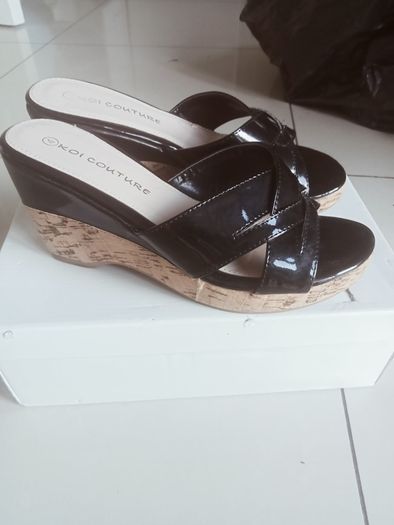Size 4 wedge shoes 3 pairs for 25 euro