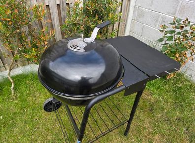Big barbecue w/ table