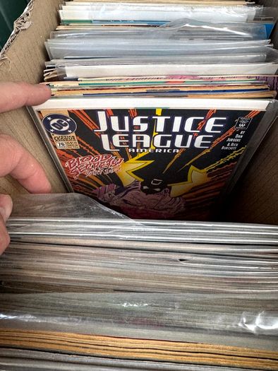 Marvel & DC Long Comic Box w 300 comics for Sale