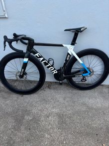 Factor One road bike 52cm