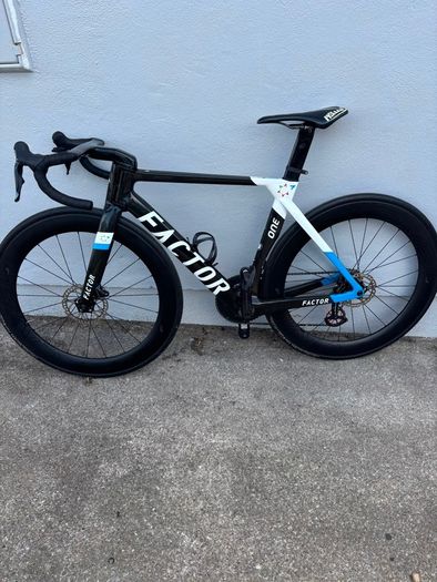 Factor One road bike 52cm