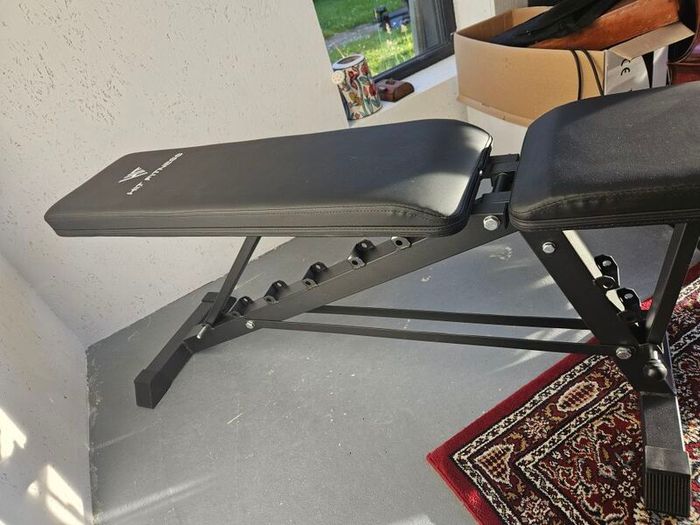 weight bench