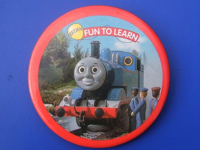 THOMAS THE TANK ENGINE (Redan Publishing Ltd.) - a very large promotional button badge (3" diameter) 1999/2000