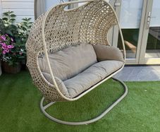 Triple swing / egg chair