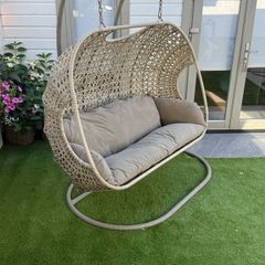 Triple swing / egg chair