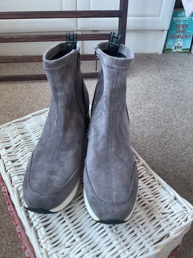 ankle boot Xti grey suede trainer style boot