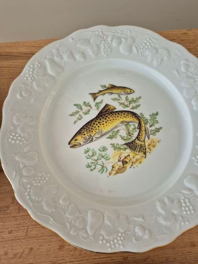 Vintage Bernadotte Thun Fish Plate Set 8 Plates