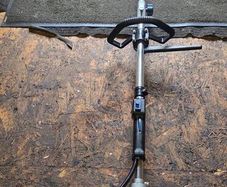 Long hedge trimmer Hyundai