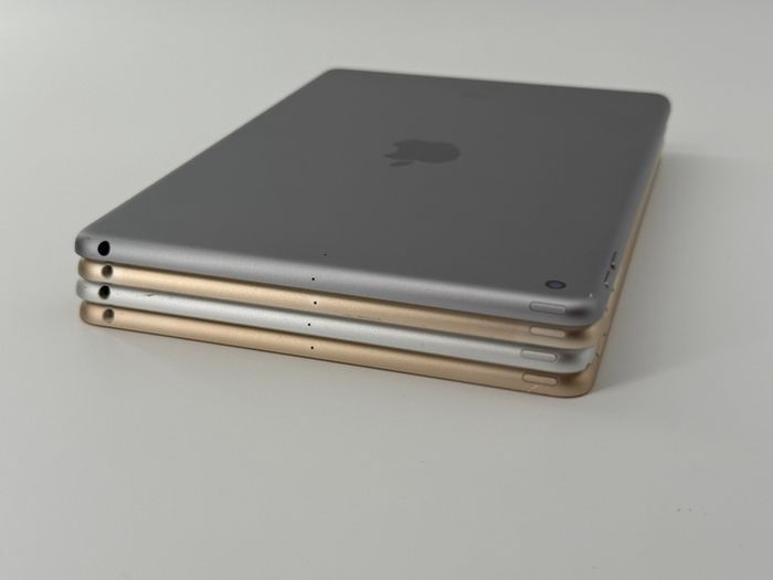 iPad 5th 32GB 9.7"