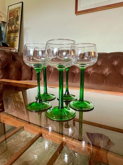 Classic Emerald Green Long Stem Wine Glasses made in France