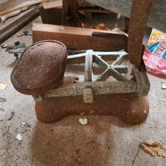 Vintage Metal Weighting Scales