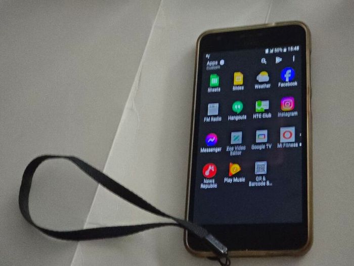 HTC Desire 825