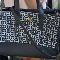 Tommy hilfiger handbags