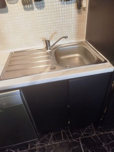 kitchen sink (no tap)