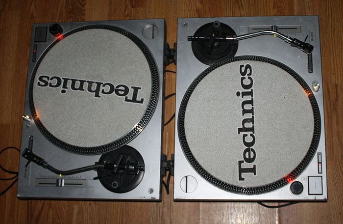 Omnitronic DD-2250 Turntables