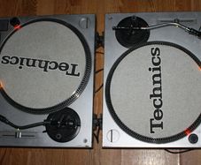 Omnitronic DD-2250 Turntables