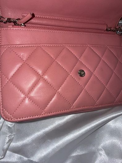 Chanel wallet on chain