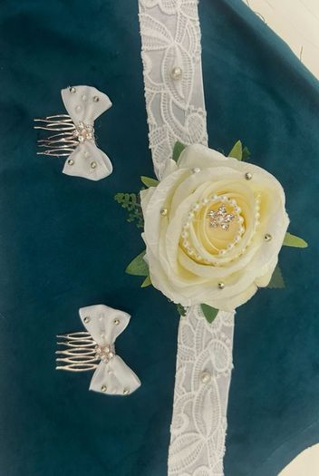 corsage
