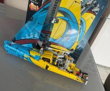 Lego technic 42074 racing yacht