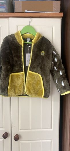 Child's green top