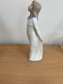 Tengra Valencia Spain Porcelain Figurine Girl with Robe