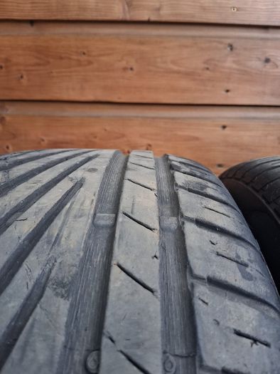 2 tyres Uniroyal rainsport 225/50/17 60 euros