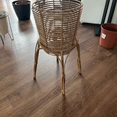 Rattan Pot and Stand