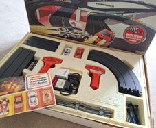 Matchbox Powertrack 3000 Car racing track game