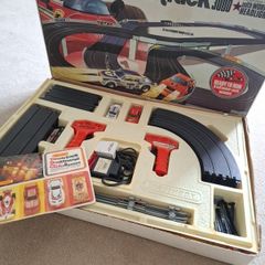 Matchbox Powertrack 3000 Car racing track game