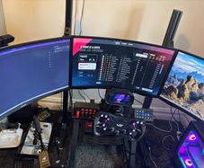 3x Samsung 27" + Trak Racer Triple Monitor Stand