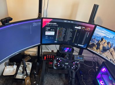 3x Samsung 27" + Trak Racer Triple Monitor Stand