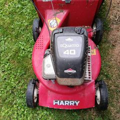Harry lawnmower with grassbox