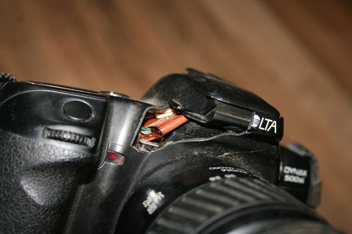 Minolta Dynax 500si Super 35mm SLR Camera + 28-80mm AF Lens (parts/repair)
