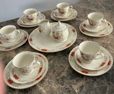 Bud let vintage 21 piece tea set