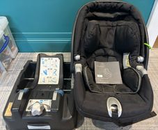 Mama & Papa car seat & base