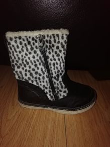 Girls boots
