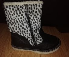 Girls boots