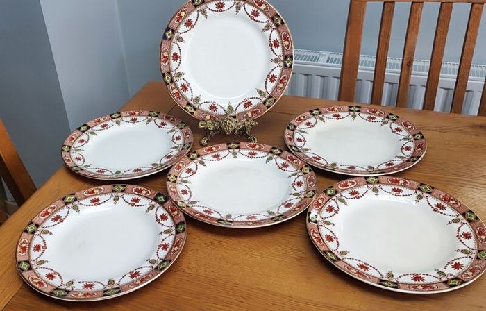 Vintage Arklow 812 Dinner Plates 23 cm diameter