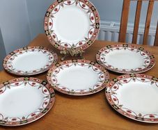 Vintage Arklow 812 Dinner Plates 23 cm diameter