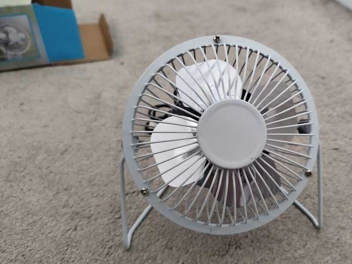 Status: 4 inches White Mini Fan USB