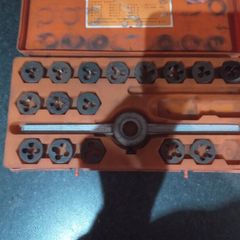 tap and die set