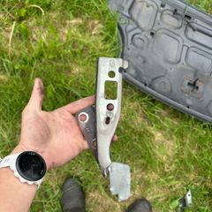 Fiesta MK6 Bonnet Brackets (Set)