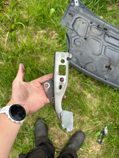 Fiesta MK6 Bonnet Brackets (Set)