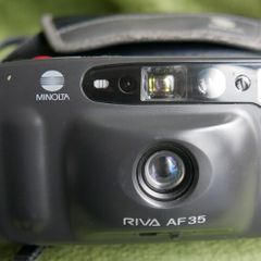 Minolta Riva AF35 Vintage 35mm Film Camera with Case Tested