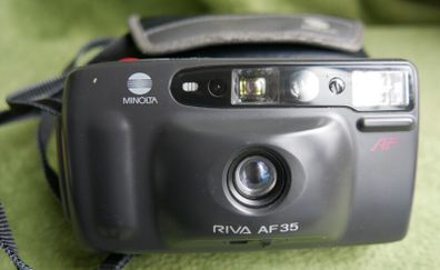 Minolta Riva AF35 Vintage 35mm Film Camera with Case Tested