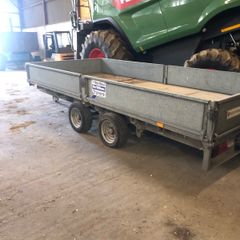 Twin wheel trailer