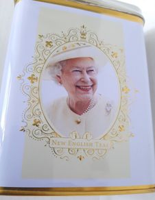 New in unopened box collectable Queen Elizabeth tea bags