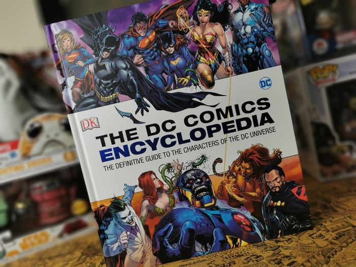 The DC Comics Encyclopedia ! All New Edition! Beautiful Hardcover ! Covers over 1200 Characters ! 2016 ! by DK !