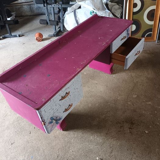 dressing table